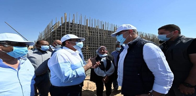وزير الإسكان يتفقد مشروعات مبادرة «حياة كريمة» بمحافظة أسوان