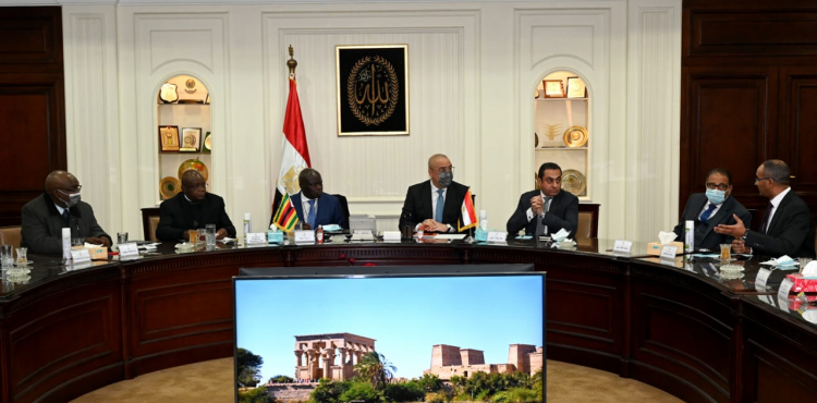 El Gazzar Presents Urban Experience in Egypt to Zimbabwean Delegation