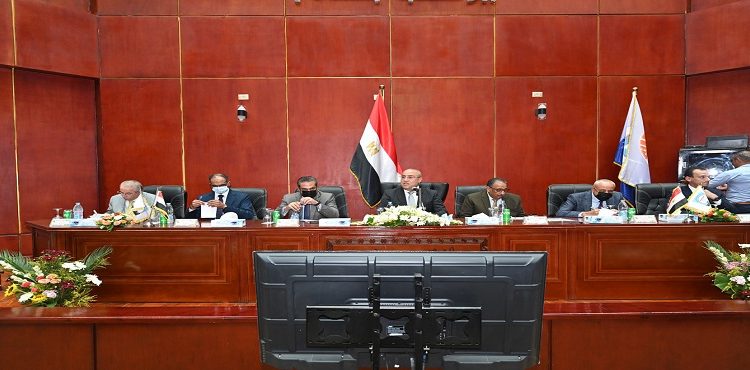 El Gazzar Issues Mandates While Meeting Heads of New Cities’ Authorities