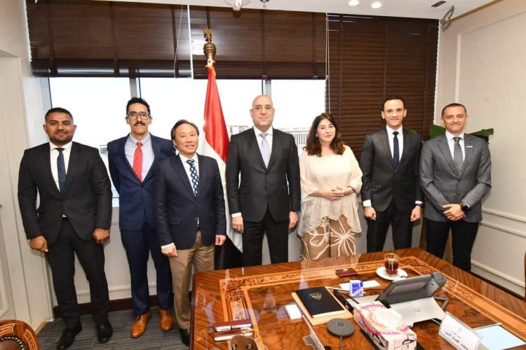 وزير الإسكان يلتقي مسئولي «الهابيتات» للإعداد لاستضافة مصر للمنتدى الحضري العالمي