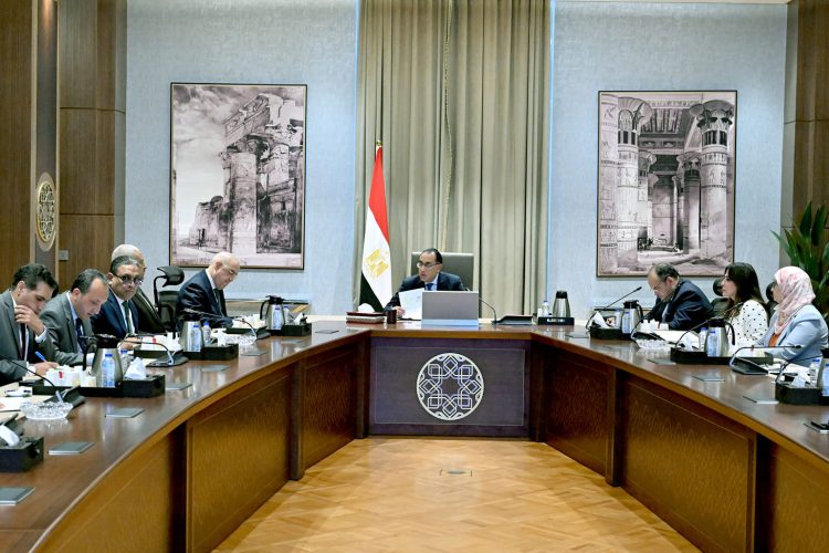 Madbouly Holds Meeting to Develop Ataqa Industrial Zone