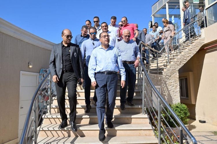 رئيس الوزراء يتابع ما تم تنفيذه من أعمال التطوير  بقرية «إيكلا »السياحية ببورسعيد