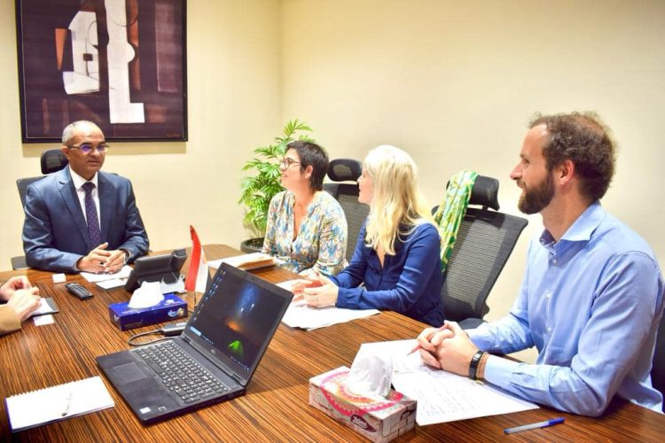 نائب وزير الإسكان يلتقي ممثلي بنك الاستثمار الأوروبي لمناقشة موقف الأعمال ببرنامج خدمات الصرف الصحي بكفر الشيخ