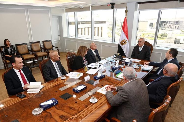 Housing Minister Monitors Maintenance Efforts for Social Housing, Dar Misr Projects