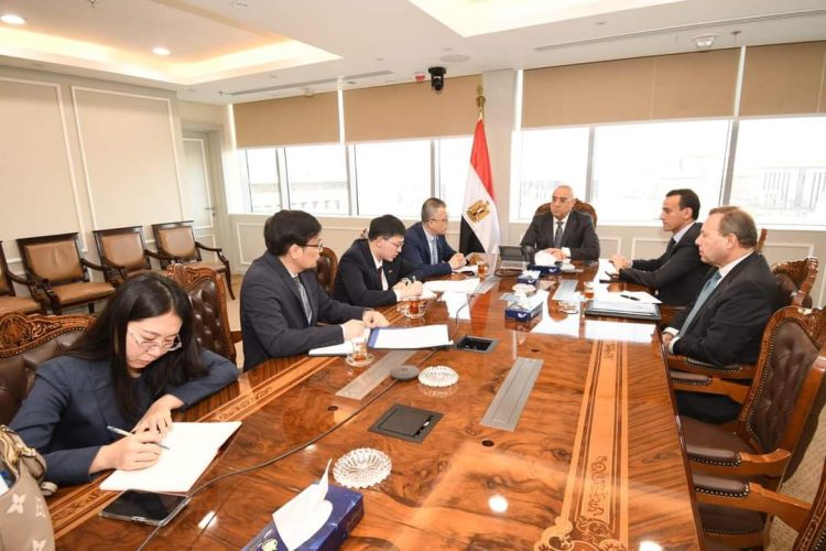 Housing Minister, Chinese Embassy Official Discuss Status of Joint Projects with Chinese Contractors