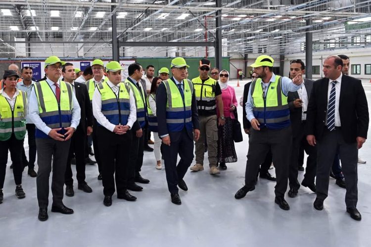 رئيس الوزراء يتفقد الأعمال الإنشائية لأكبر مصنع لـ «سوميتومو» اليابانية على مستوى العالم بمدينة العاشر من رمضان