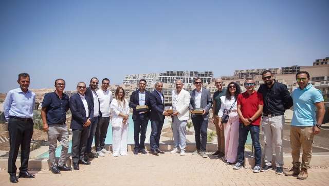 schneider-electric-senior-executives-visit-tatweer-misrs-il-monte-galala-project