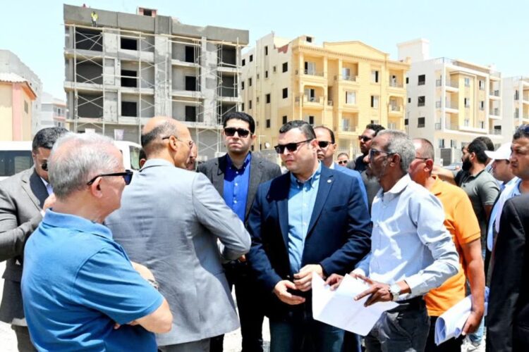 وزير الإسكان يتفقد المحاور والطرق الرئيسية بالعاصمة الإدارية والقاهرة الجديدة