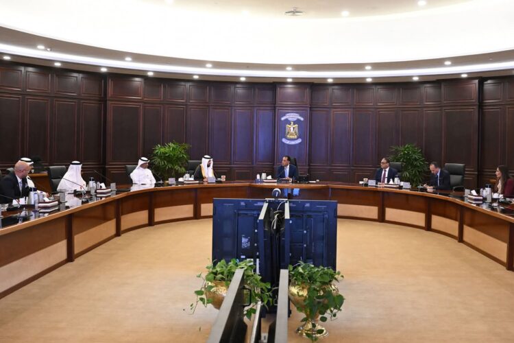 رئيس الوزراء يلتقي رئيس مجلس إدارة مجموعة «سمو القابضة» السعودية