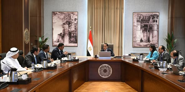 Prime Minister Reviews Proposals from Global Alliance to Manage Financial District in New Capital