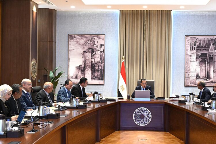 Prime Minister Follows Up on Plan to Expand Seawater Desalination Plants