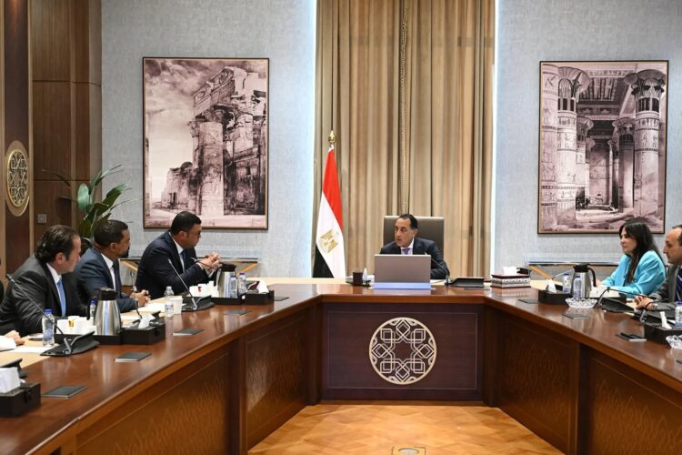 رئيس الوزراء يستعرض المقترحات المقدمة من أحد التحالفات العالمية لإدارة حي المال والأعمال بالعاصمة الإدارية