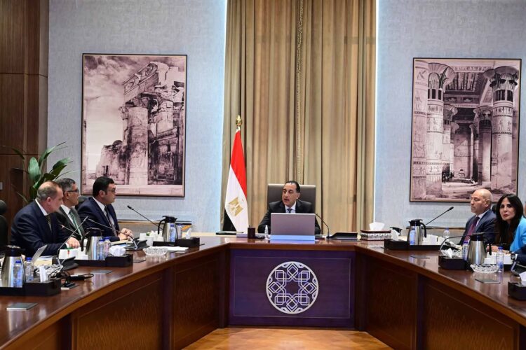 رئيس الوزراء يتابع جهود تعظيم الاستفادة من الأراضي والمباني المطلة على كورنيش النيل وطرحها كفرص استثمارية