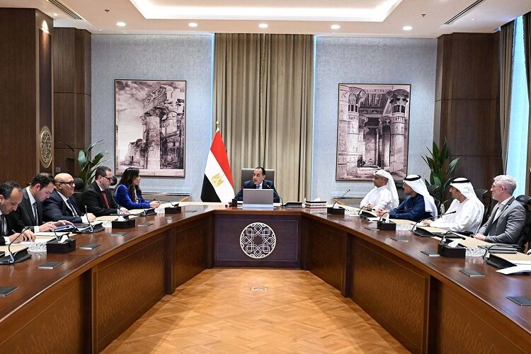 رئيس الوزراء يتابع مُستجدات تنفيذ مشروع “رأس الحكمة” بالساحل الشمالي