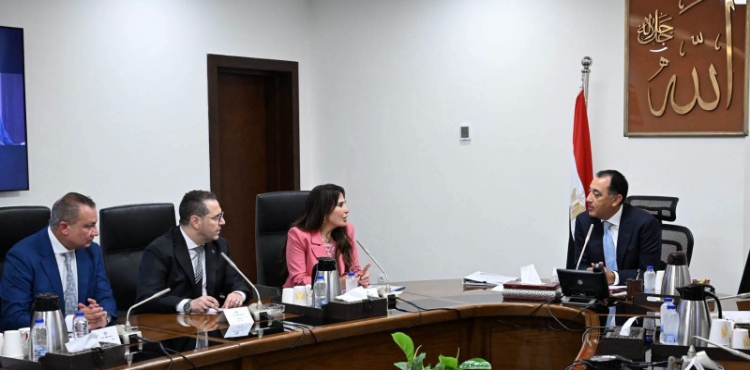 رئيس الوزراء يستعرض مقترحًا لمشروع قانون الاتحاد المصري للمطورين العقاريين